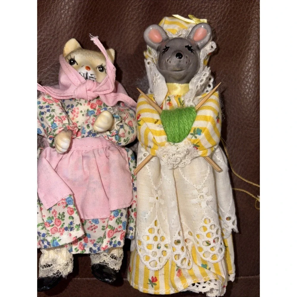 Vtg ceramic cat and mouse Christmas Pink 5+7 in Babydoll Nightgown decor